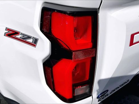 Certified 2023 Chevrolet Colorado Z71 w/ Z71 Convenience Package 2 image 27