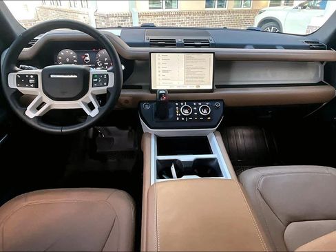 Used 2025 Land Rover Defender 110 X-Dynamic SE image 14