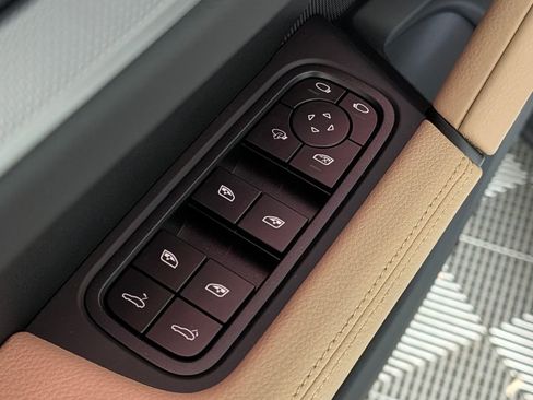 Certified 2026 Porsche Cayenne Coupe AWD/4WD image 26