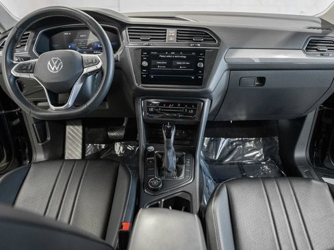 Used 2024 Volkswagen Tiguan SE AWD/4WD image 18