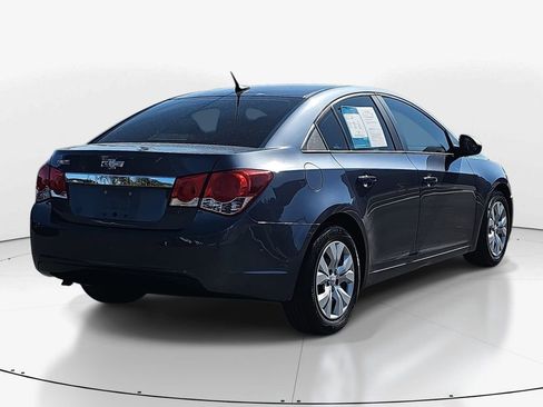 Used 2013 Chevrolet Cruze LS image 5