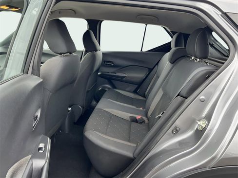 Used 2020 Nissan Kicks SV image 7