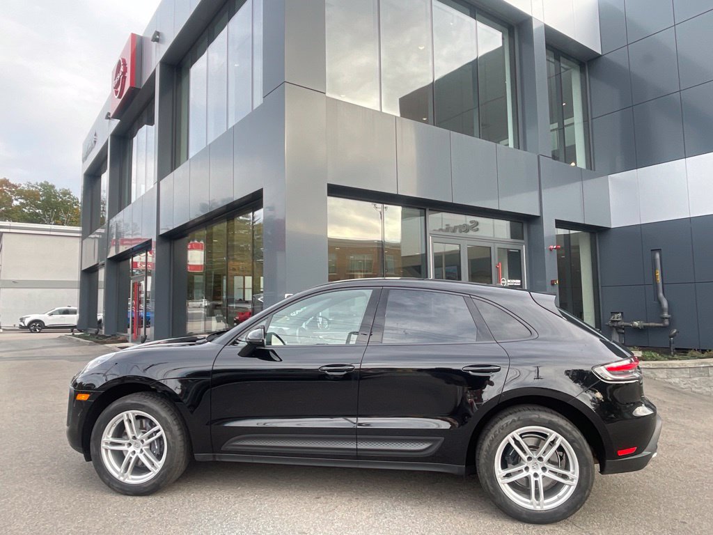Used 2023 Porsche Macan AWD/4WD image 9