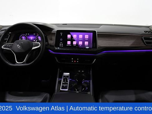Used 2025 Volkswagen Atlas SEL AWD/4WD image 8