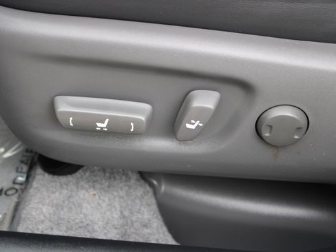 Used 2015 Toyota Prius Prime Advanced image 32