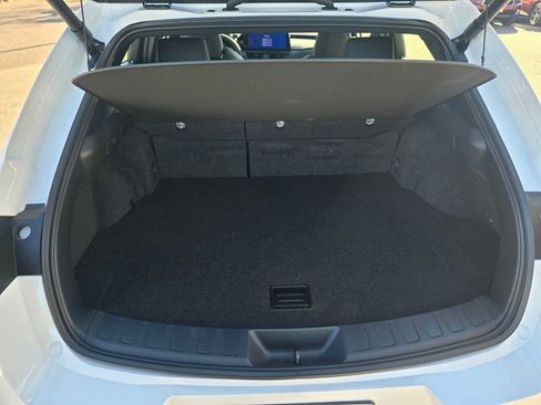 Used 2025 Lexus UX 300h AWD image 17