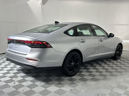 Used 2025 Honda Accord SE image 8
