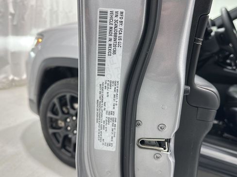 Used 2022 Jeep Compass Altitude image 30