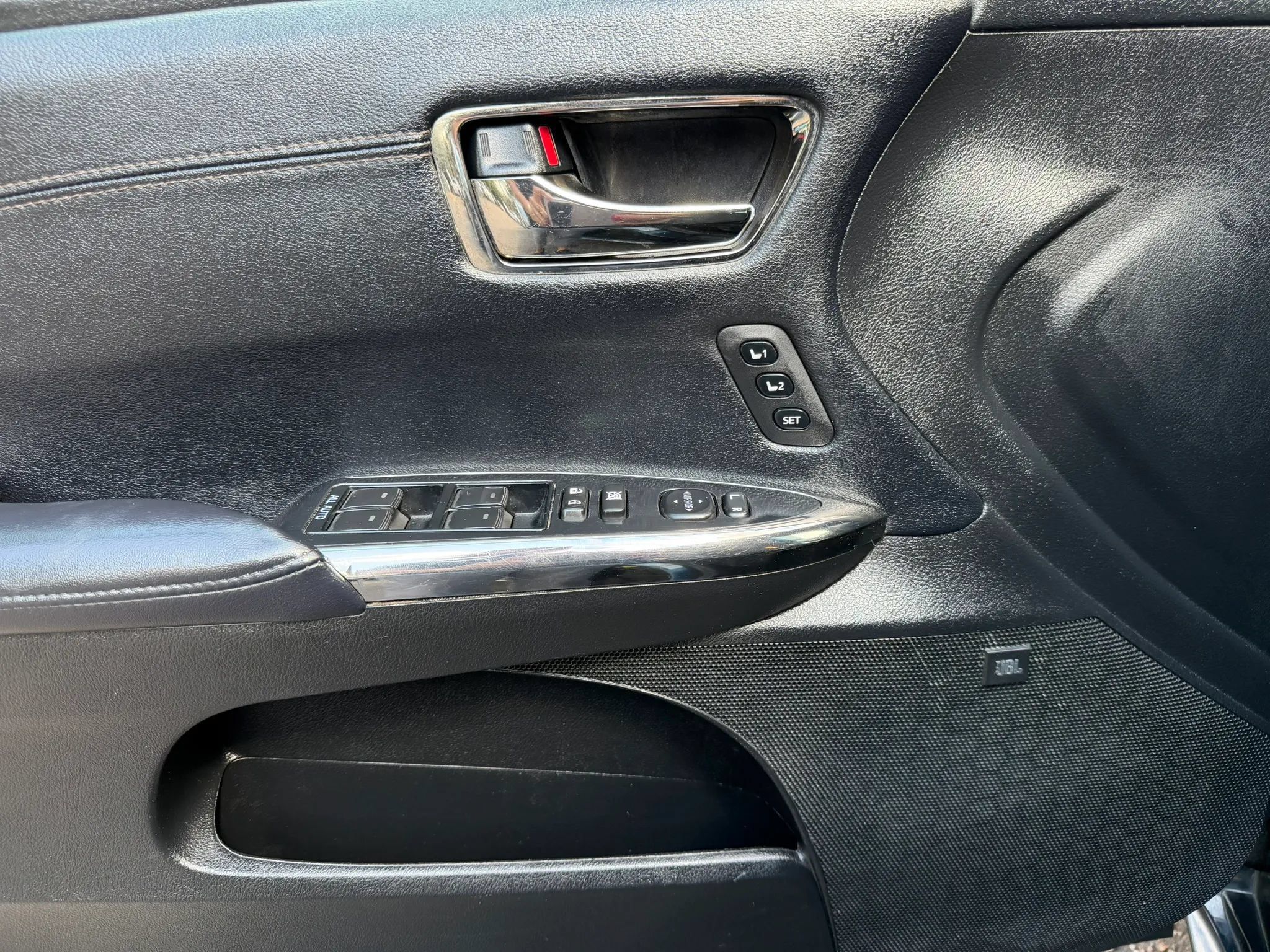Used 2016 Toyota Avalon Limited w/ Toyota Safety Sense Package FWD image 20