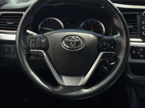 Certified 2019 Toyota Highlander XLE AWD/4WD image 14