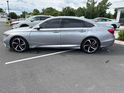 Used 2018 Honda Accord Sport image 8