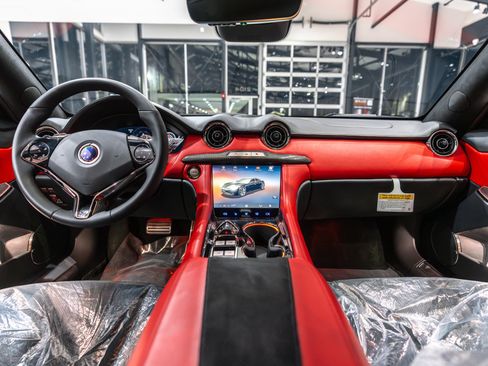 Used 2025 Karma Revero Luxury image 25