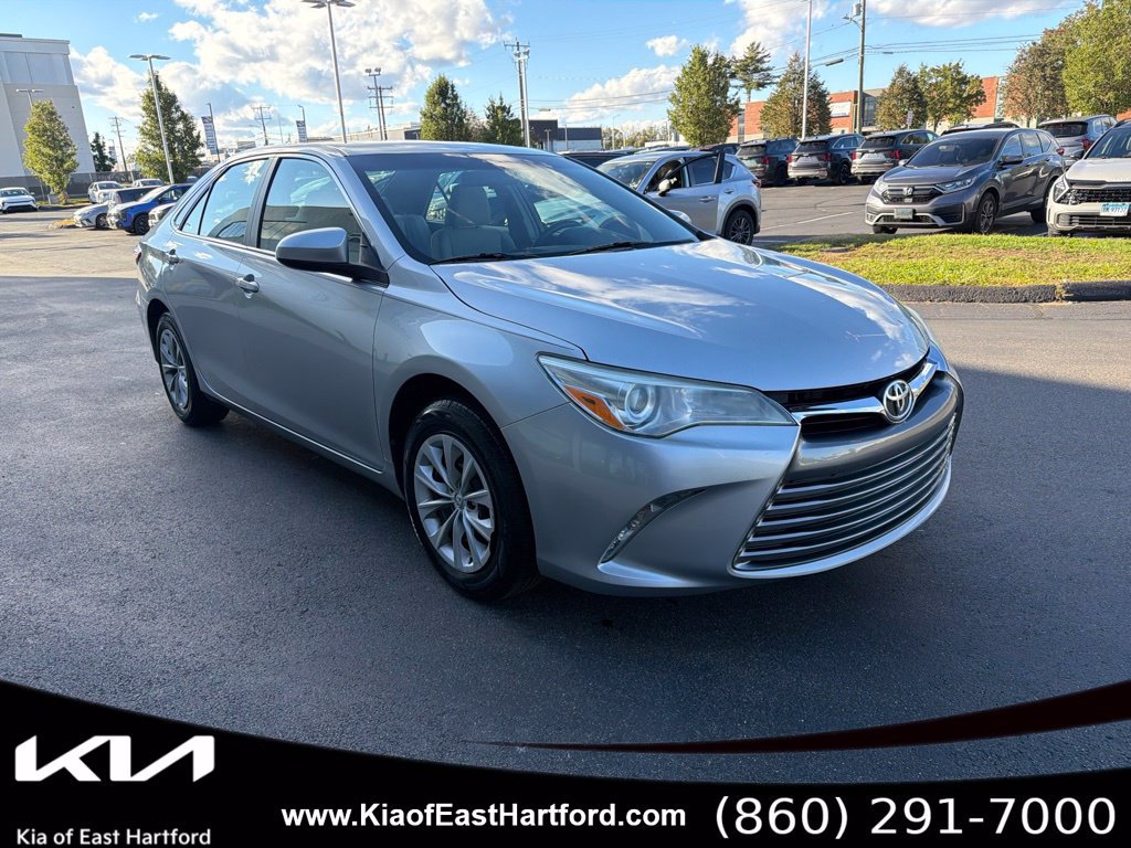 Used 2017 Toyota Camry LE FWD image 5