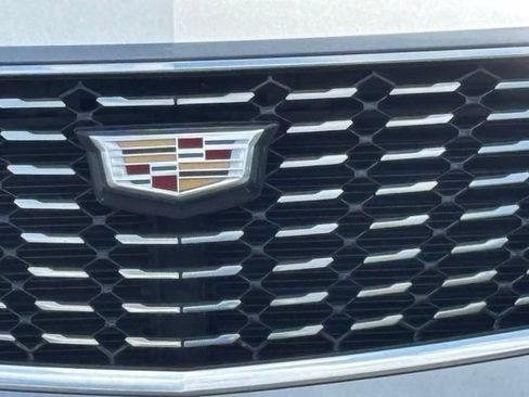 Used 2023 Cadillac XT4 Premium Luxury FWD image 3
