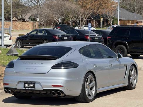 Used 2015 Porsche Panamera S image 9