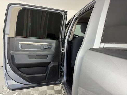 Used 2019 RAM 1500 Big Horn RWD image 12
