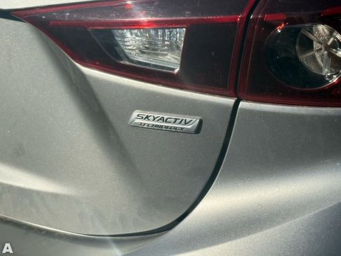 Used 2016 MAZDA MAZDA3 i Sport w/ Preferred Equipment Package image 11