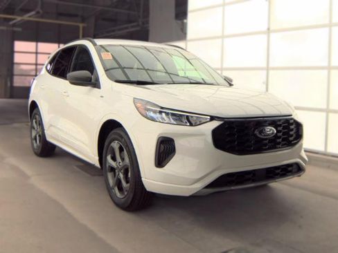 Used 2023 Ford Escape ST-Line w/ Tech Pack #1 AWD/4WD image 2