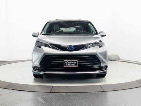 Certified 2025 Toyota Sienna XLE w/ XLE Plus Package AWD/4WD image 2