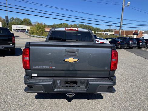 Used 2017 Chevrolet Colorado LT w/ LT Convenience Package image 4