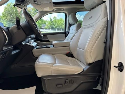 Used 2025 Ford Expedition Max Platinum AWD/4WD image 15