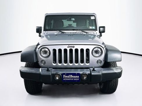 Used 2018 Jeep Wrangler Unlimited Rubicon w/ Cold Weather Group AWD/4WD image 3