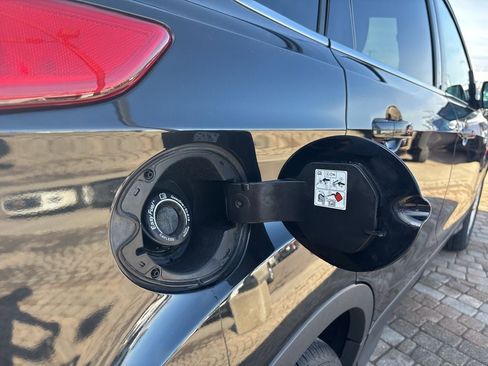 Used 2015 Ford Escape SE image 51