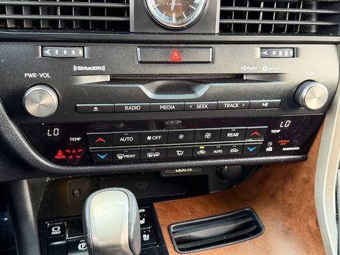 Used 2022 Lexus RX 350L Premium w/ Premium Package AWD/4WD image 23