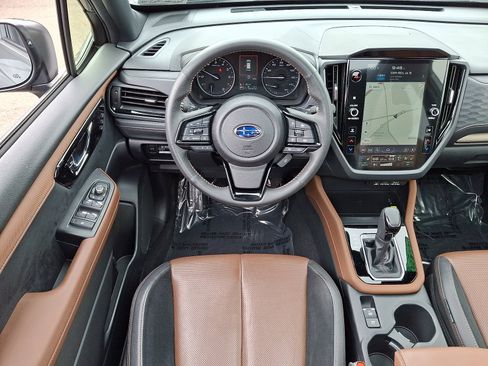 Used 2025 Subaru Forester Touring AWD/4WD image 11
