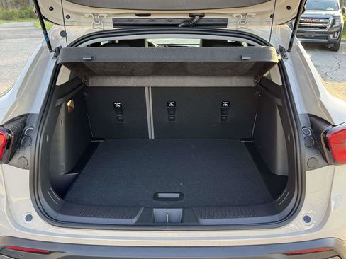 New 2026 Chevrolet Trax ACTIV w/ Sunroof Package FWD image 16