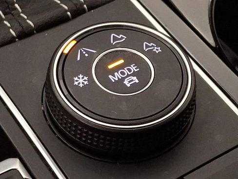 Used 2023 Volkswagen Atlas SE image 26