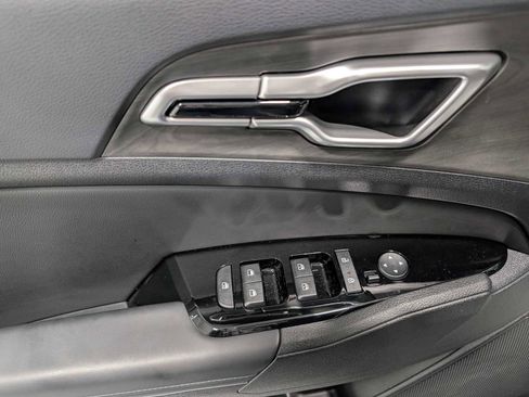 Used 2025 Kia Sportage X-Line w/ Premium Package image 37