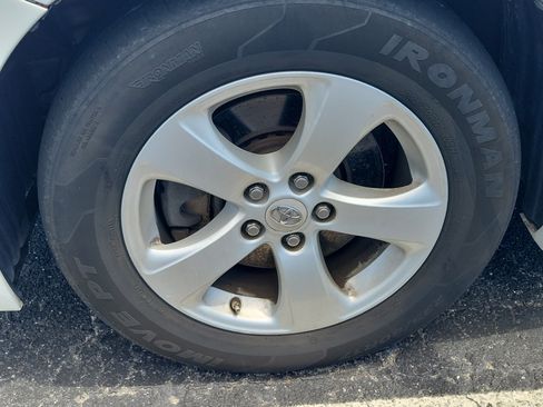 Used 2012 Toyota Sienna LE FWD image 5