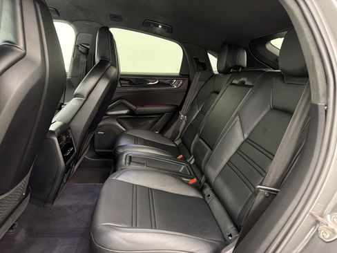 Certified 2024 Porsche Cayenne Turbo GT AWD/4WD image 22