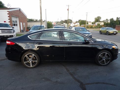 Used 2016 Ford Fusion SE w/ Equipment Group 202A image 7