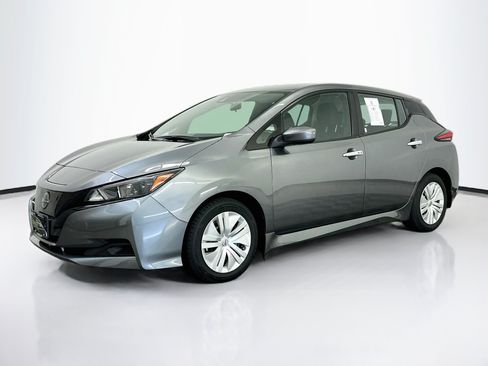 Used 2025 Nissan Leaf S FWD image 3
