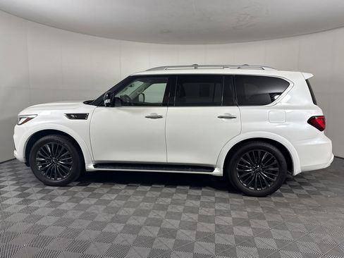 Used 2024 INFINITI QX80 Premium Select w/ All-Season Package RWD image 2