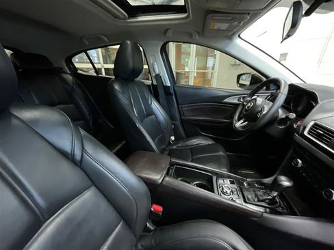 Used 2018 MAZDA MAZDA3 Touring FWD image 27