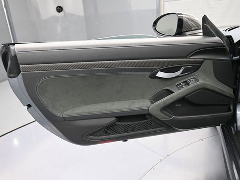Certified 2025 Porsche 718 Boxster Spyder RS RWD image 15