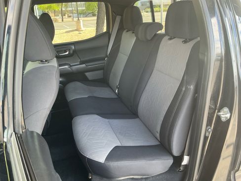 Used 2020 Toyota Tacoma TRD Sport w/ Technology Package image 17