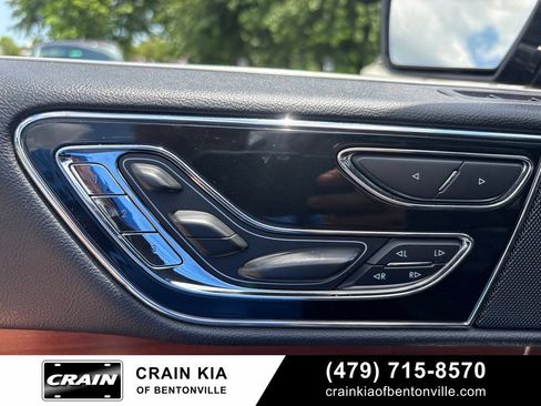 Used 2018 Lincoln Navigator L Reserve AWD/4WD image 10