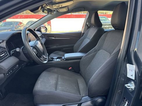 Used 2025 Toyota Camry LE image 27