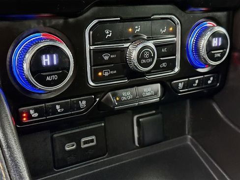 Used 2023 GMC Yukon XL AT4 image 16