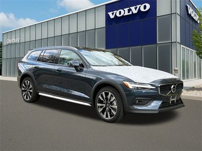 New 2026 Volvo V60 B5 Cross Country Ultra w/ Protection Package Premier