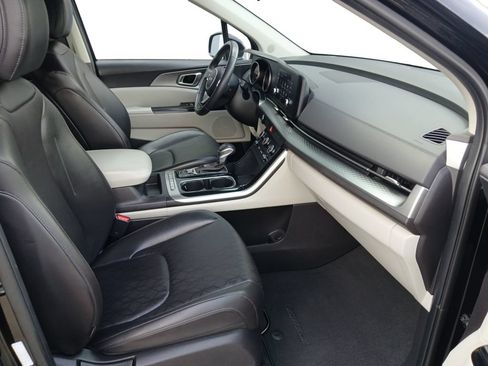 Used 2024 Kia Carnival LX FWD image 24