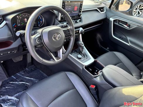 Certified 2022 Toyota RAV4 Limited w/ Limited Grade Weather Package AWD/4WD image 20