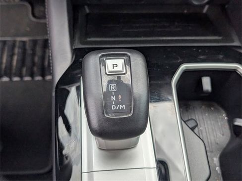 Used 2025 Mitsubishi Outlander SE image 21