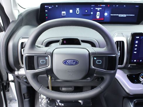 New 2026 Ford Expedition Active AWD/4WD image 18