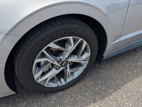 Certified 2023 Hyundai Sonata SEL w/ Convenience Package FWD image 9
