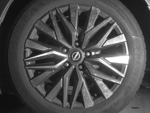 Used 2025 Nissan Altima 2.5 SV FWD image 17